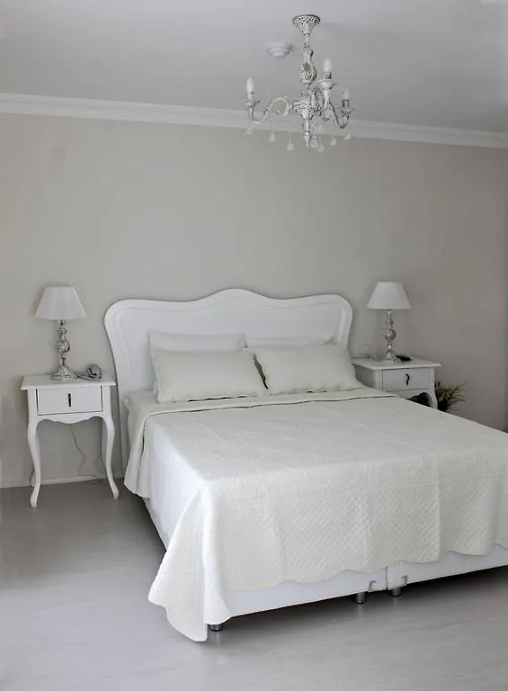 Lara Ilica Hotel Çeşme