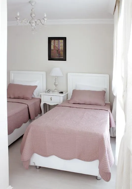 Lara Ilica Hotel Çeşme