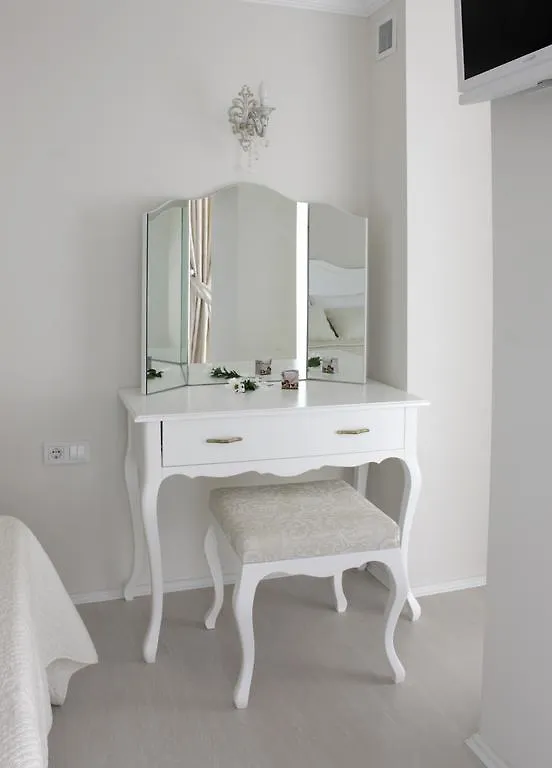Lara Ilica Hotel Çeşme